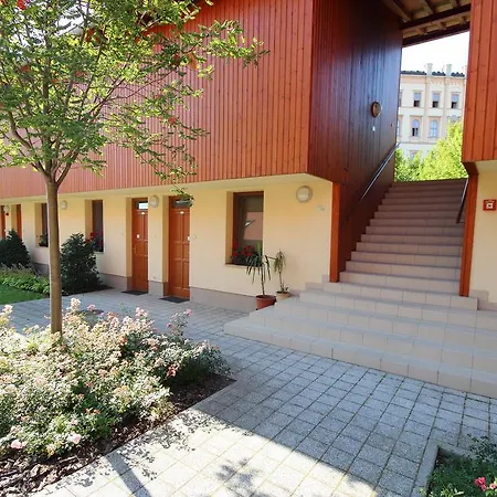 Adalbert Boldog Meszlenyi Zoltan Haz 2* 에스테르곰