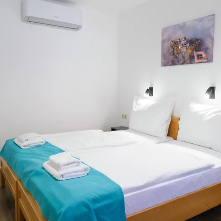 Adalbert Szent Gyoergy Haz Hotel