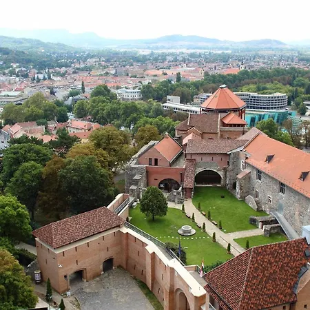 Hotel Adalbert Szent György Ház 2*