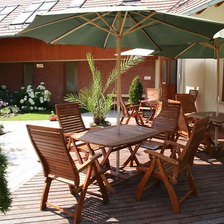 Hotel Adalbert Szent György Ház 2*