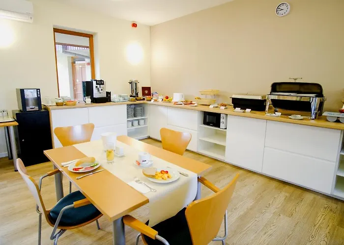 Adalbert Boldog Meszlenyi Zoltan Haz Hotel 2*