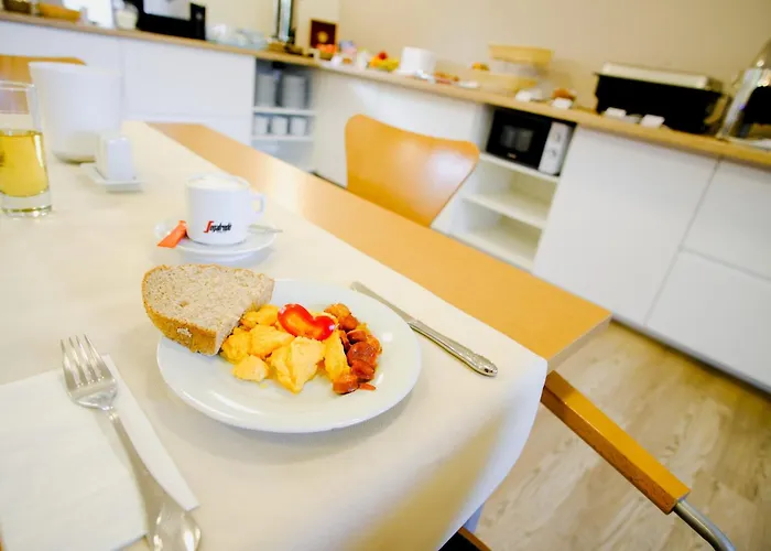 Hotel Adalbert Boldog Meszlenyi Zoltan Haz