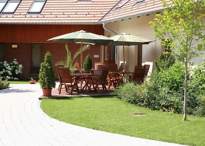 Hotel Adalbert Boldog Meszlenyi Zoltan Haz